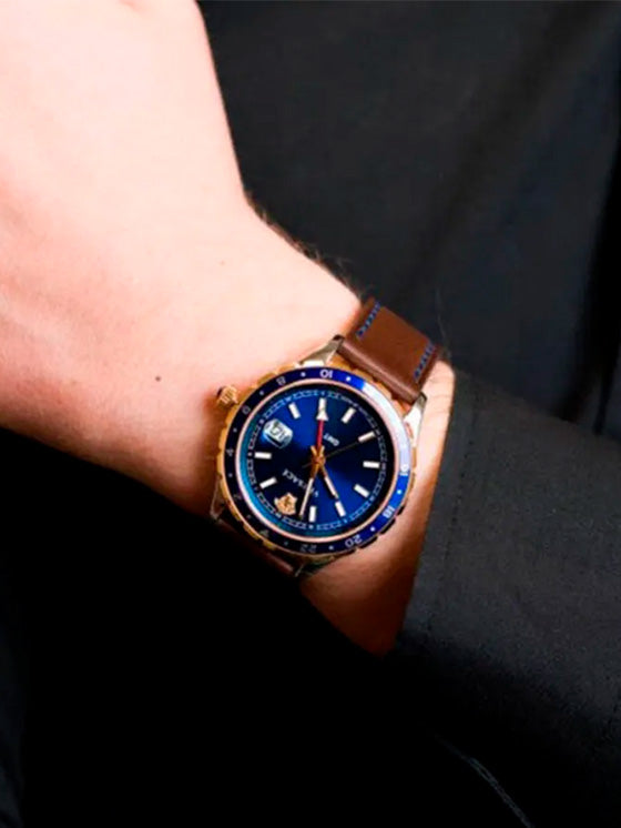 Relógio Versace Hellenyium V11080017 GMT Couro Azul