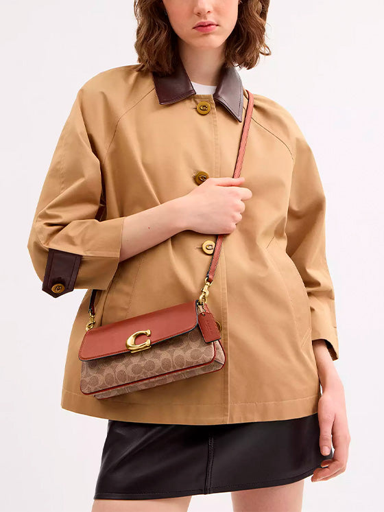 Bolsa de Ombro Coach Jet em Lona Signature