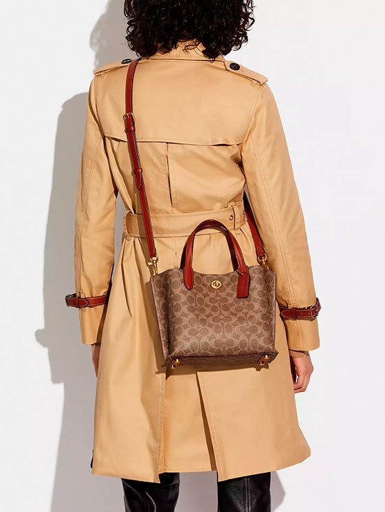 Bolsa Coach Willow Tote Bag 24 em Tela Signature