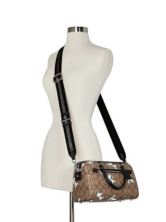 Bolsa Rowan Satchel com Snoopy COACH x Peanuts Marrom