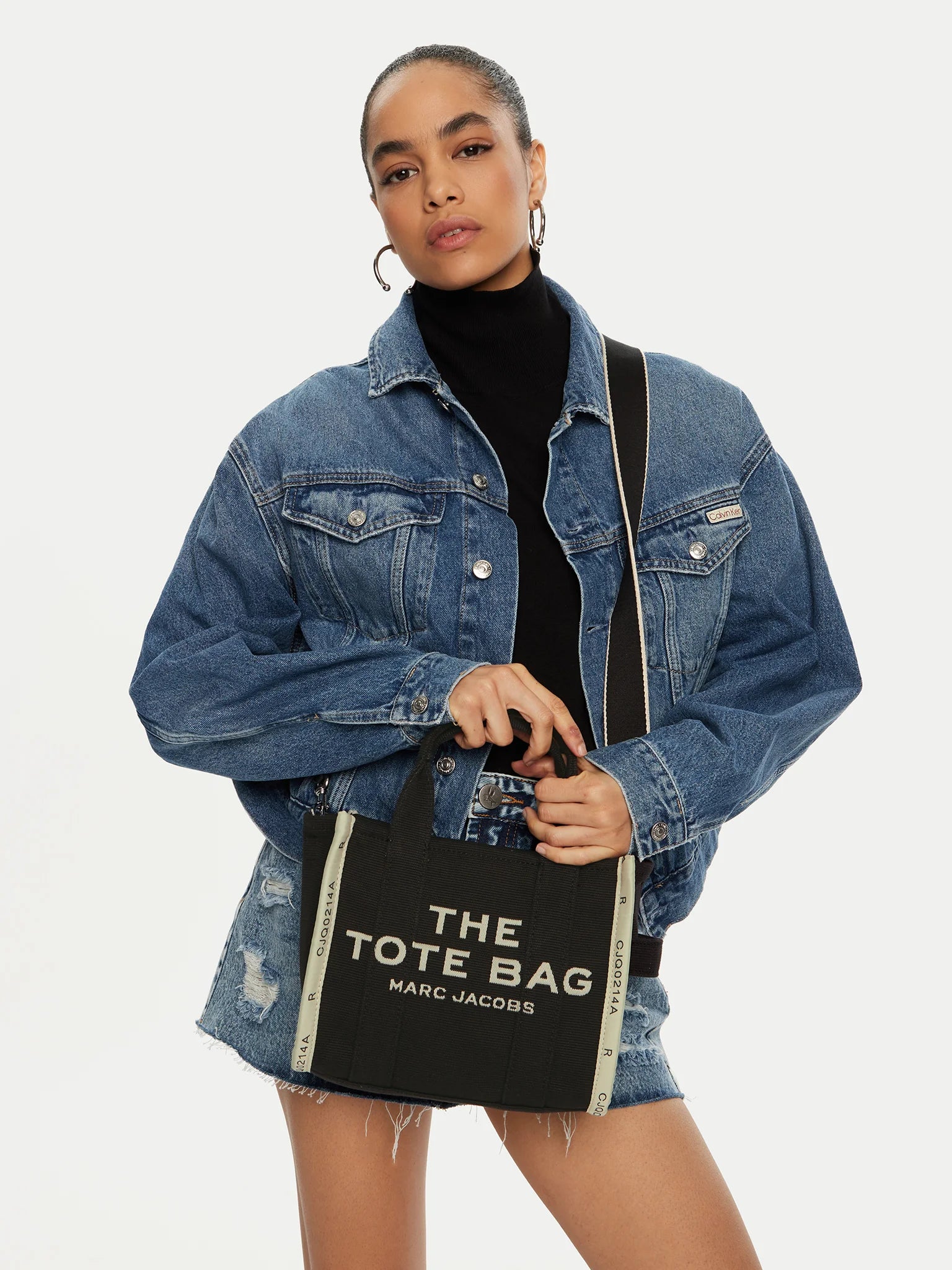 Bolsa Pequena Marc Jacobs M0017025 em Preto