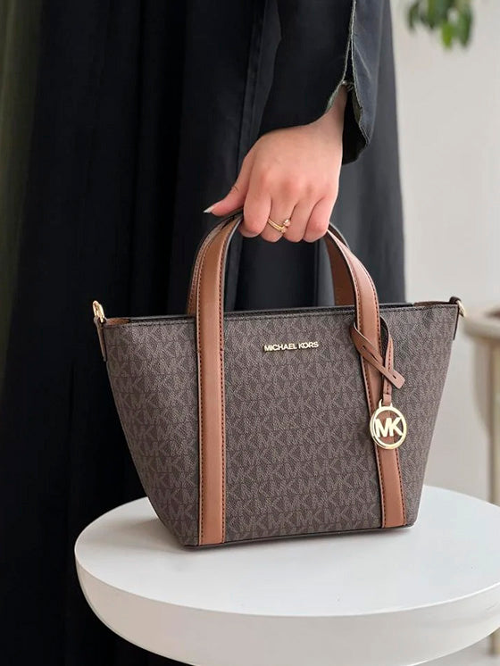 Bolso Michael Kors Pratt Messenger Castanho